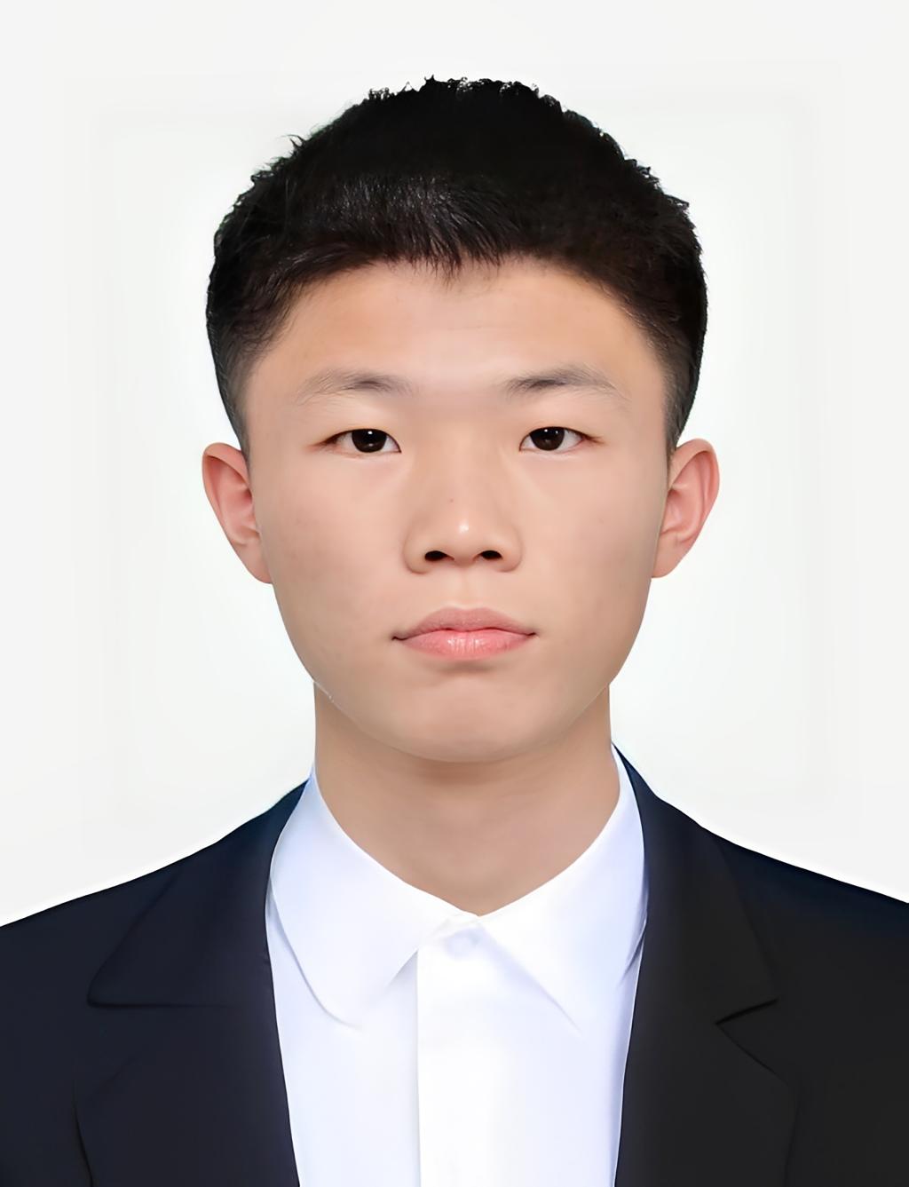 李昂.jpg